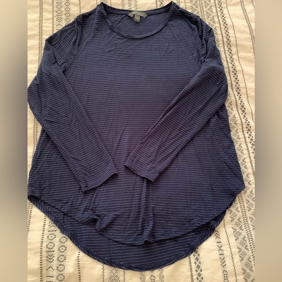 Woman’s long sleeve navy stripe spandex blend top - Picture 1 of 2